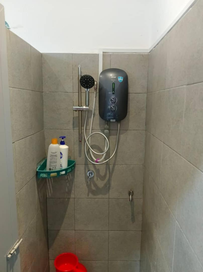 Sure Stay Homestay Simpang Ampat  Eksteriør billede